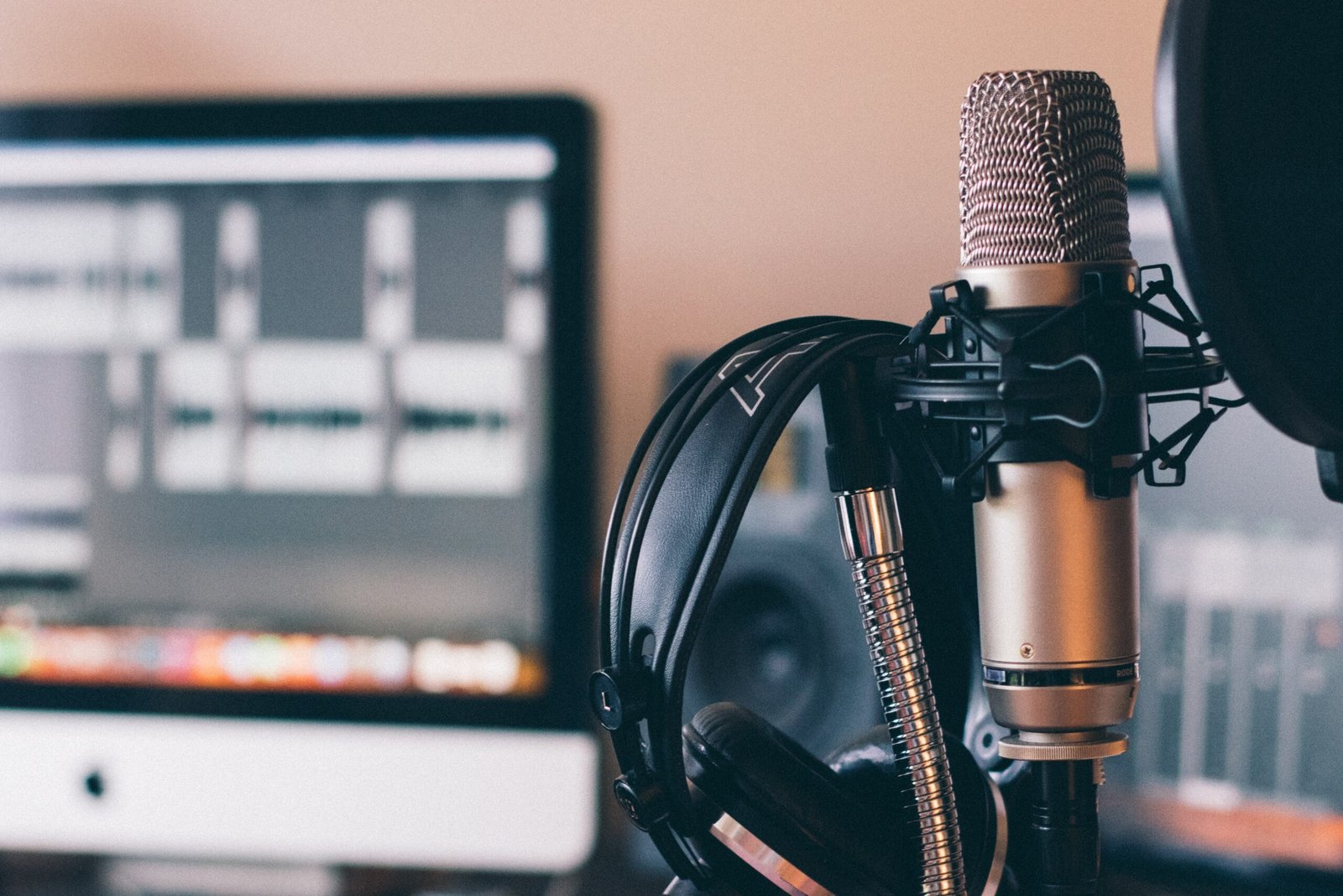 home studio podcasting setup